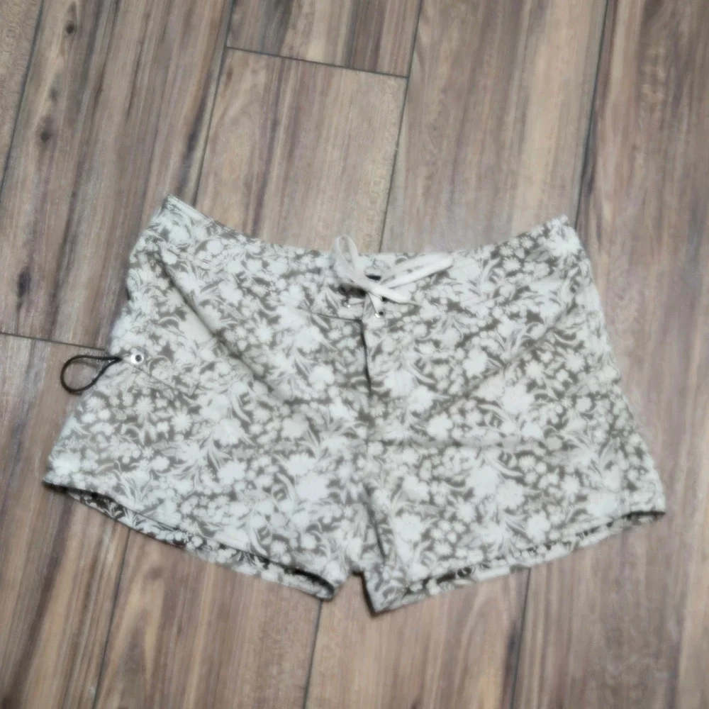 Patagonia Water Girl Board Shorts Olive Green Floral Lace Up Swim Trunks Size 12